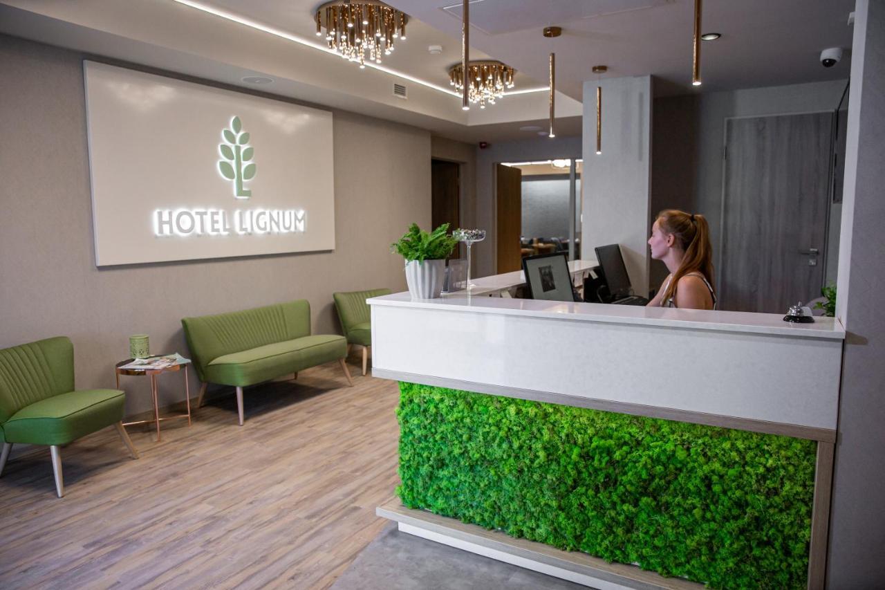 Lignum Hotel Мисколк Екстериор снимка